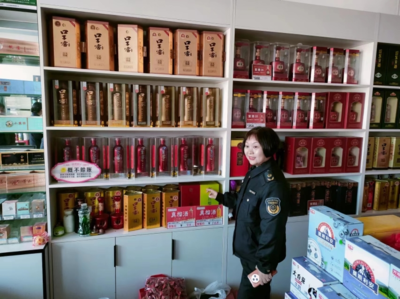 懷遠(yuǎn)縣市場(chǎng)監(jiān)督管理局開展酒類經(jīng)營(yíng)戶專項(xiàng)檢查