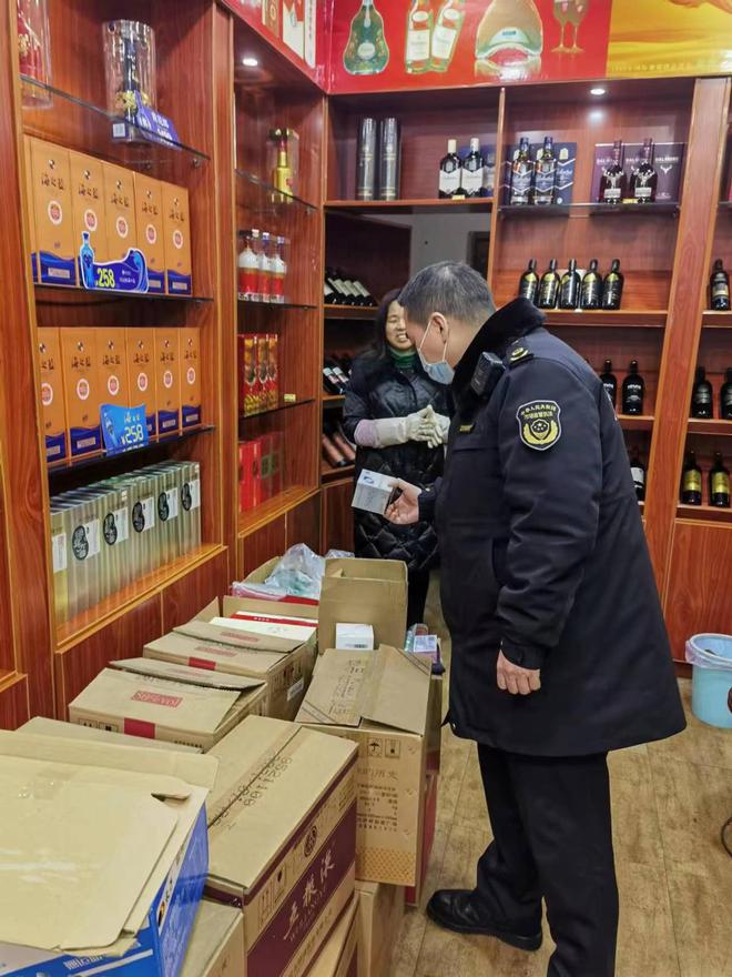 春雷行動2023|夾江縣開展節前酒類市場專項檢查
